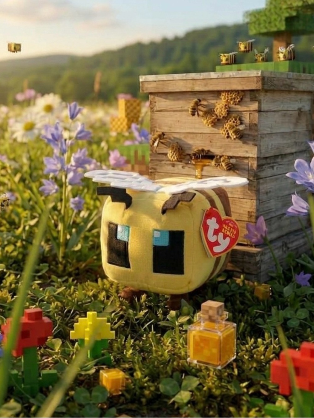 🐝 Ty Minecraft Yellow Bumble Bee Plush with Blue Embroidered Eyes 🐝